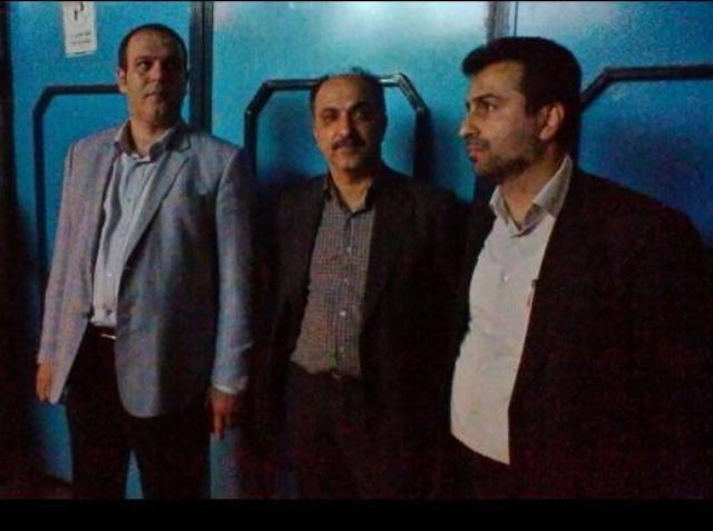 حضور مهندس جنابي و مهندس كاظمي در كوچه أمير موئمن و نظارت بر اجراي تخريب خانه اي كه طعمه حريق شد  